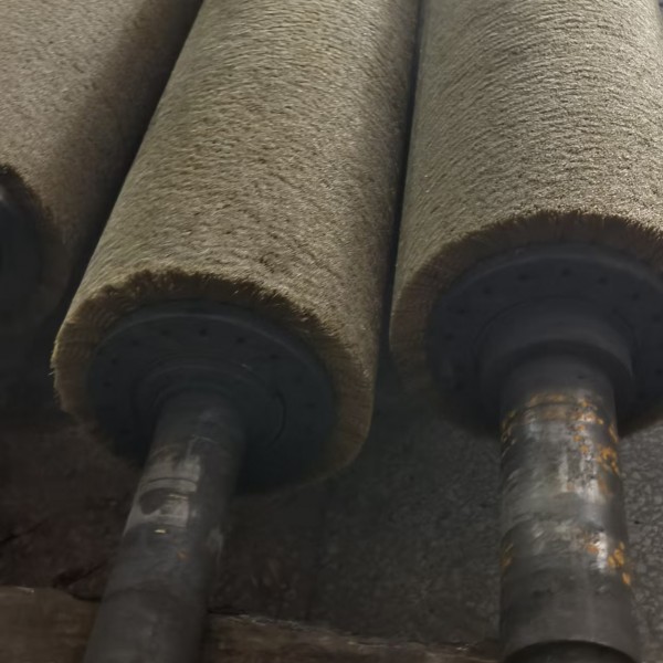 淬火/回火炉入口刷辊