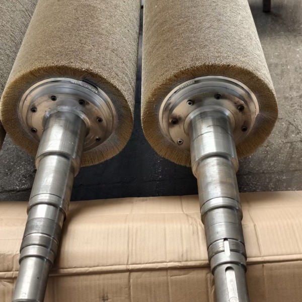 淬火/回火炉入口刷辊